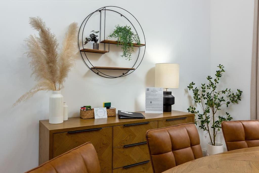 The Stylish 3-Bedroom Maisonette Retreat Стърлинг Екстериор снимка