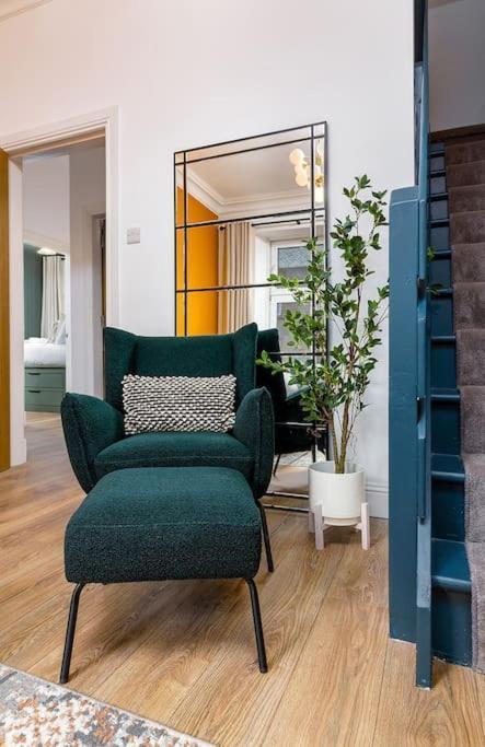 The Stylish 3-Bedroom Maisonette Retreat Стърлинг Екстериор снимка
